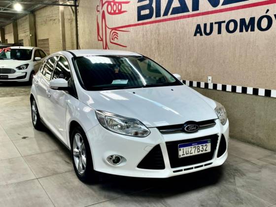 FORD FOCUS 1.6 SE HATCH 16V FLEX 4P POWERSHIFT